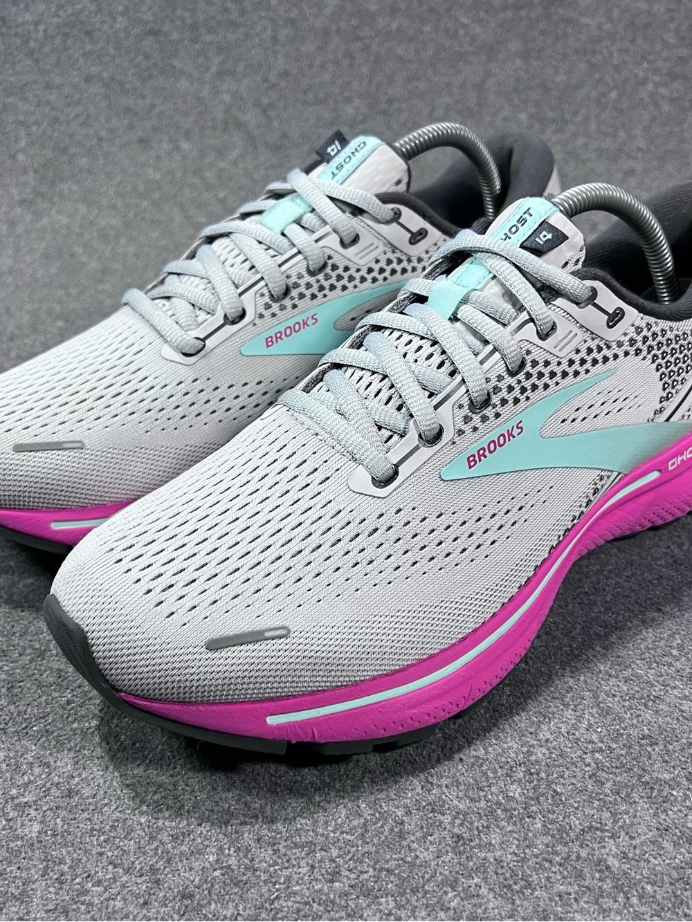 Brooks Ghost 14 Women’s Running Shoes Size 11 B Oyster/Yucca/Pink (1203561B024)
